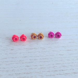 New set of 3 auth LEGO flowers set.